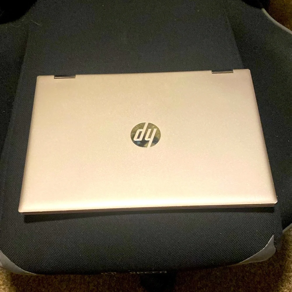 Hp laptop core i5, touchscreen uses fingerprint to unlock as well,